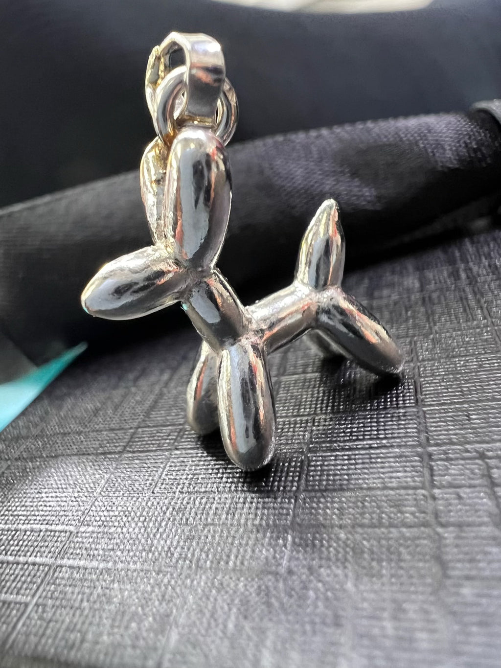 Perrito en forma de globo